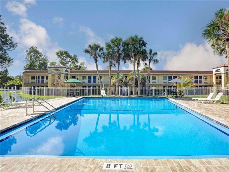 Days Inn By Wyndham Jacksonville South Memorial Hospital Buitenkant foto