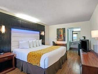 Days Inn By Wyndham Jacksonville South Memorial Hospital Buitenkant foto