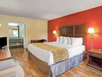 Days Inn By Wyndham Jacksonville South Memorial Hospital Buitenkant foto